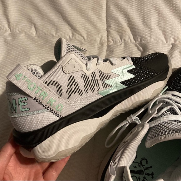 NWT Nike basketball shoes